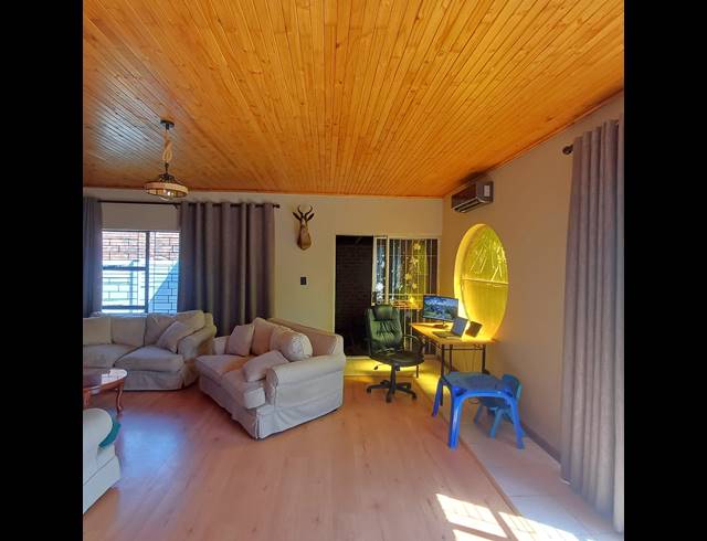 3 BEDROOM HOUSE FOR SALE IN RIVERSDALE
